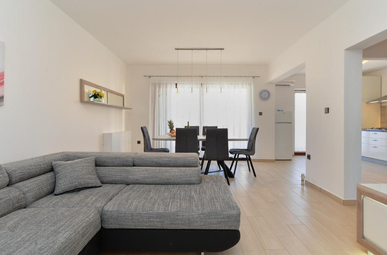 House Pula 2080 Villa ภายนอก รูปภาพ