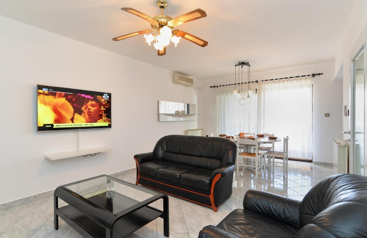 House Pula 2080 Villa ภายนอก รูปภาพ