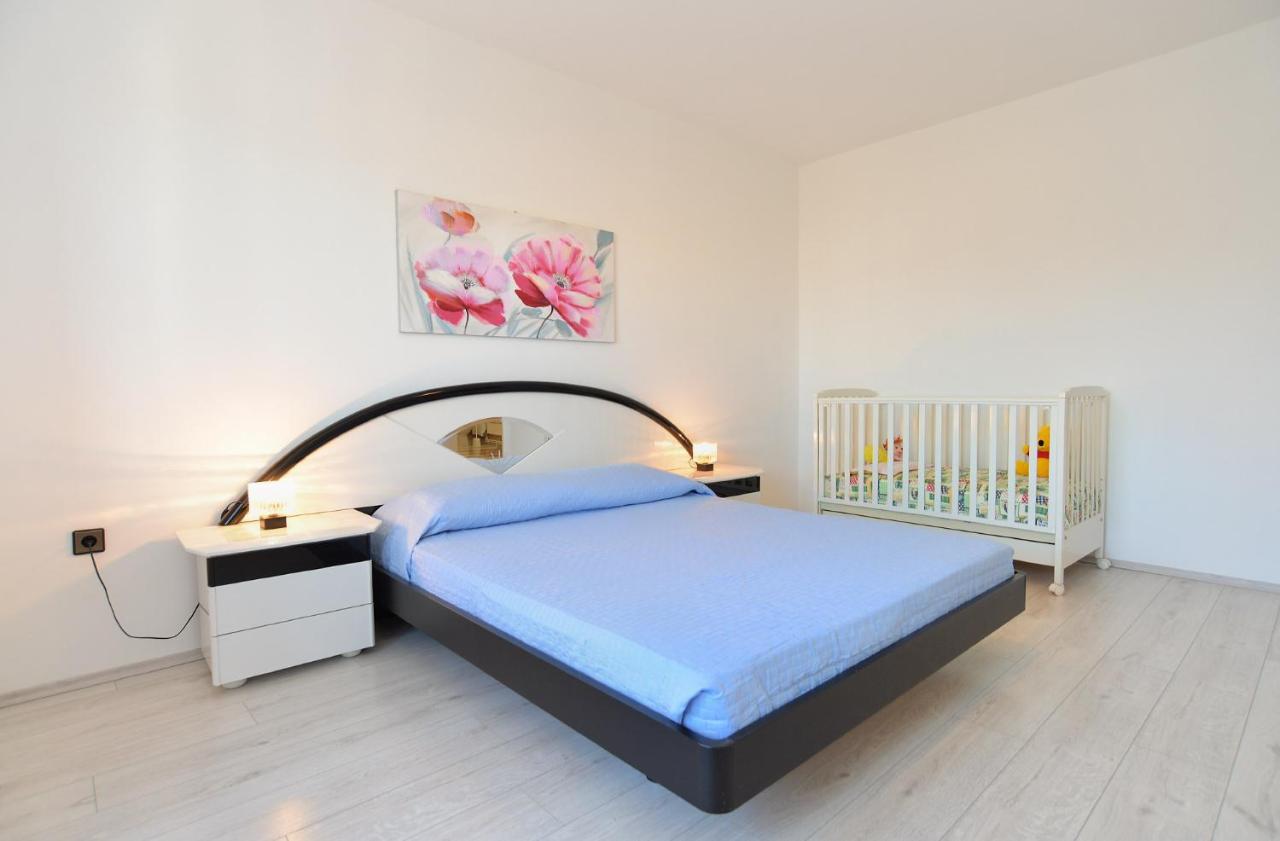 House Pula 2080 Villa ภายนอก รูปภาพ